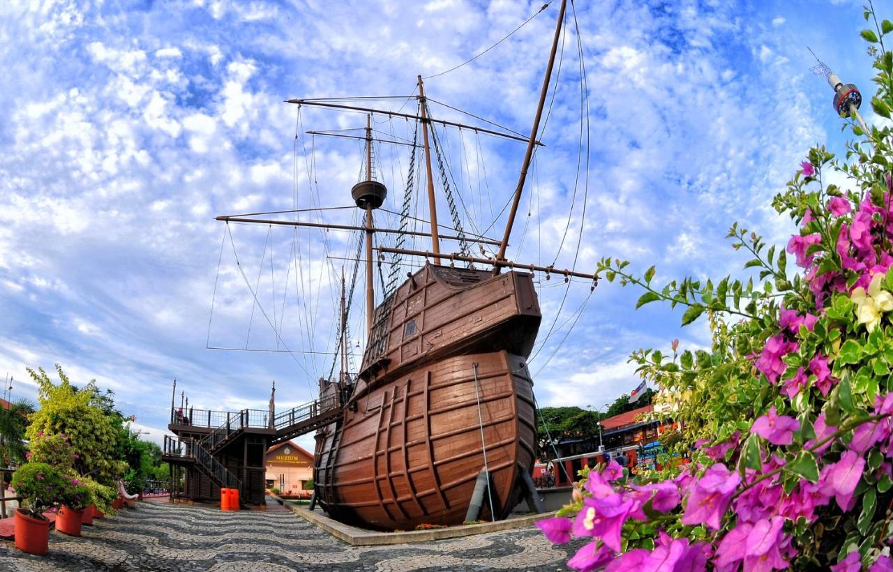 Swan Garden Hotel Melaka Zewnętrze zdjęcie