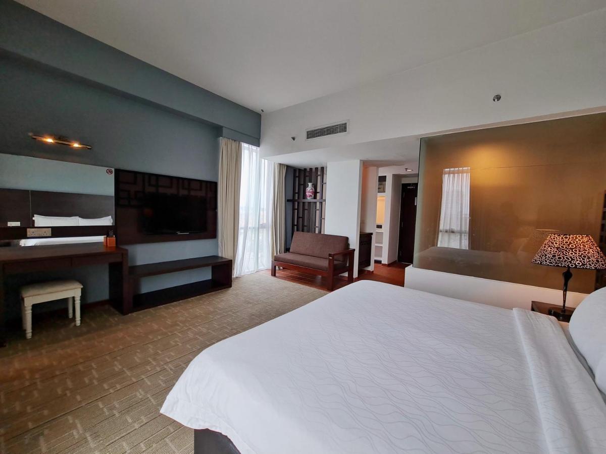 Swan Garden Hotel Melaka Zewnętrze zdjęcie