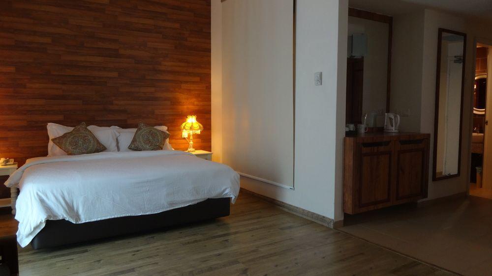 Swan Garden Hotel Melaka Zewnętrze zdjęcie
